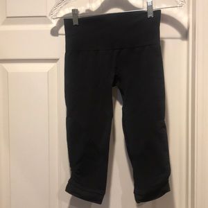 Lululemon cut off leggings